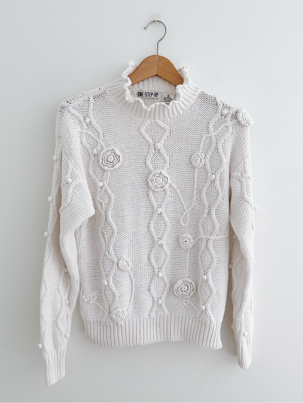 Vintage White Floral Rosette Sweater 90s Cottagecore Ramie Cotton Pullover Small